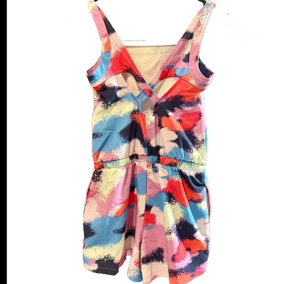Girls XS All In Motion Romper with Pockets - Picture 4 of 5